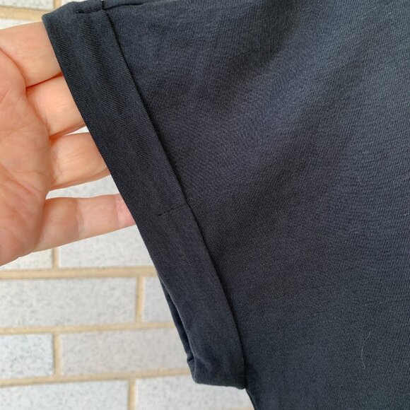 BANANA REPUBLIC V-NECK TEE SIZE M SHORT ROLL SLEEVE 56% COTTON 38% MODAL 6% SPAN - Picture 4 of 8